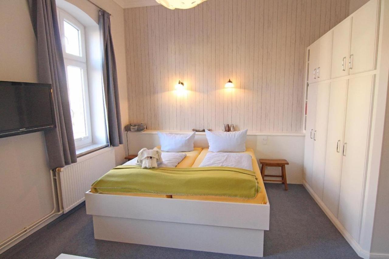 Hotel Kapitaenshaus-Lassen-Zimmer-Amistad à Westerland Extérieur photo