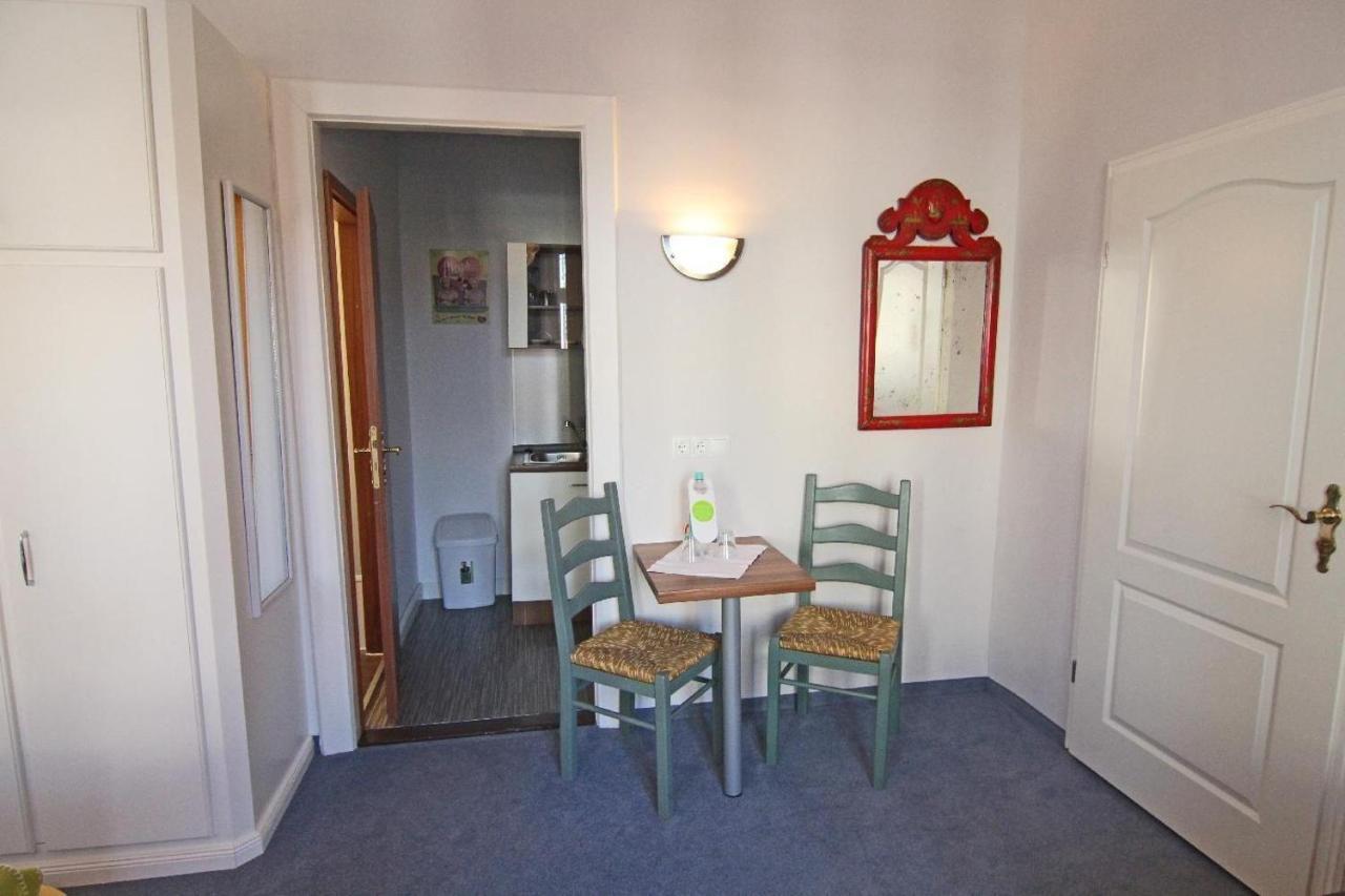 Hotel Kapitaenshaus-Lassen-Zimmer-Amistad à Westerland Extérieur photo