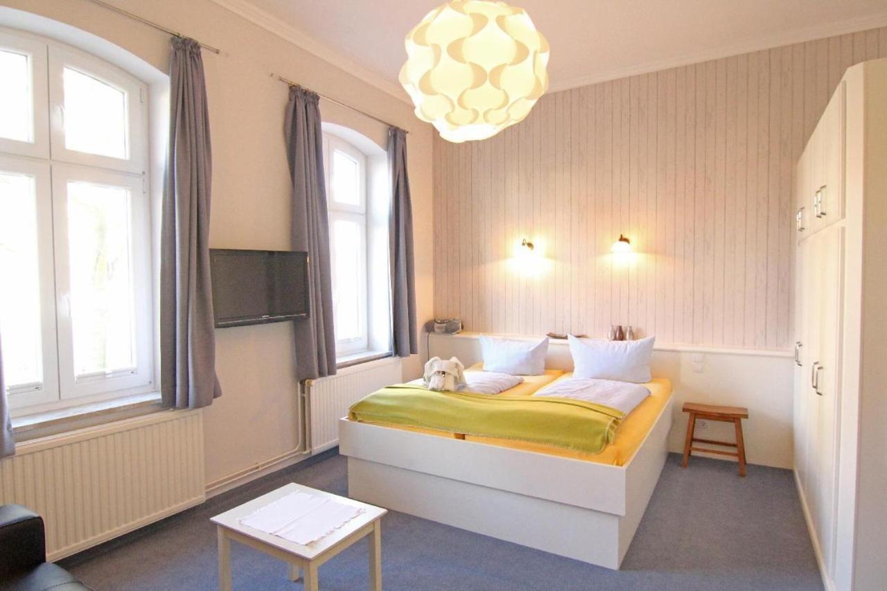 Hotel Kapitaenshaus-Lassen-Zimmer-Amistad à Westerland Extérieur photo
